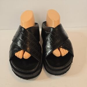 Free People Women Black Croc-Embossed Platform Sandals Size 38